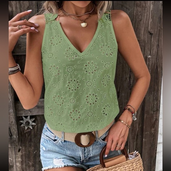 Boho lace open back top - Picture 15 of 16